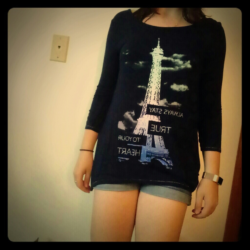 Comfy Eiffel Tower top